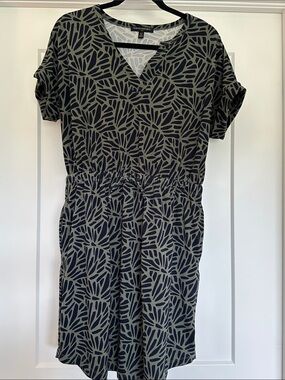 Banana Republic Olive & Black Short Sleeve V-Neck Mini Dress